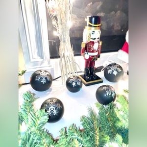 Set of 5 Ceramic Orbs Christmas Decor Balls